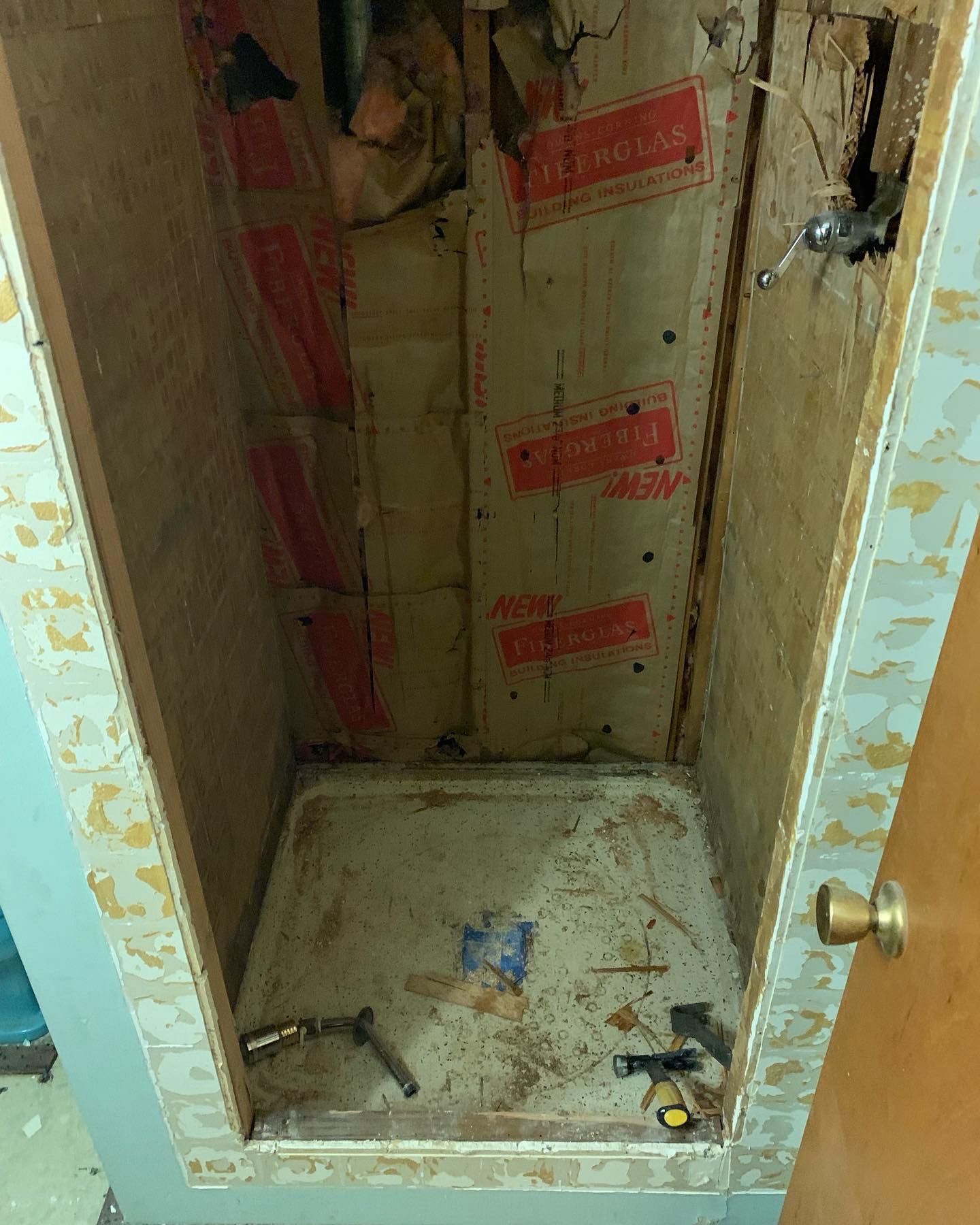 Bathroom shower before complete remodel - outdated tiles and worn grout in Silver Lake Everett home